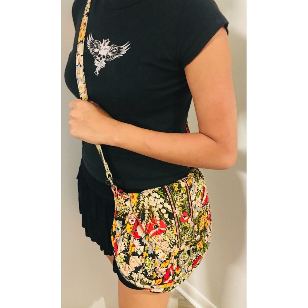 VERA BRADLEY Floral Rounded Crossbody Magnetic Closure Wear Inside Out